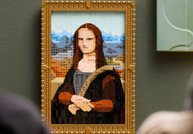 LEGO Art 31213 Mona Lisa offers builders two creative options