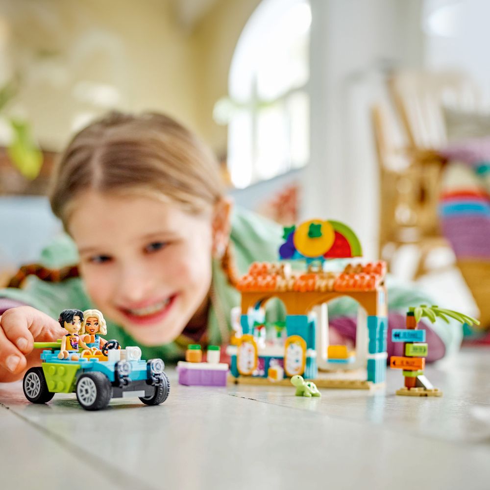 LEGO Friends 42625 Beach Smoothie Stand 5