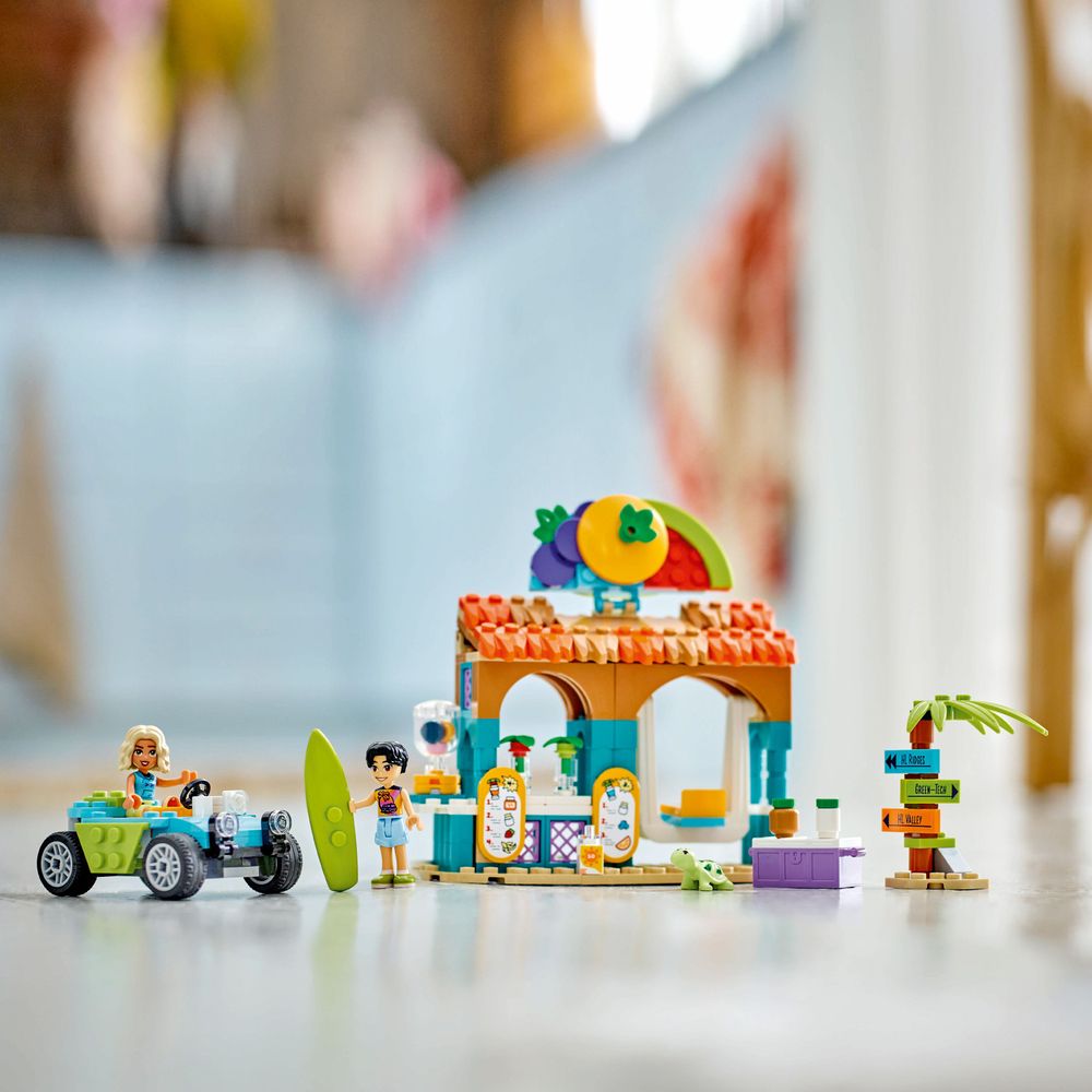 LEGO Friends 42625 Beach Smoothie Stand 8
