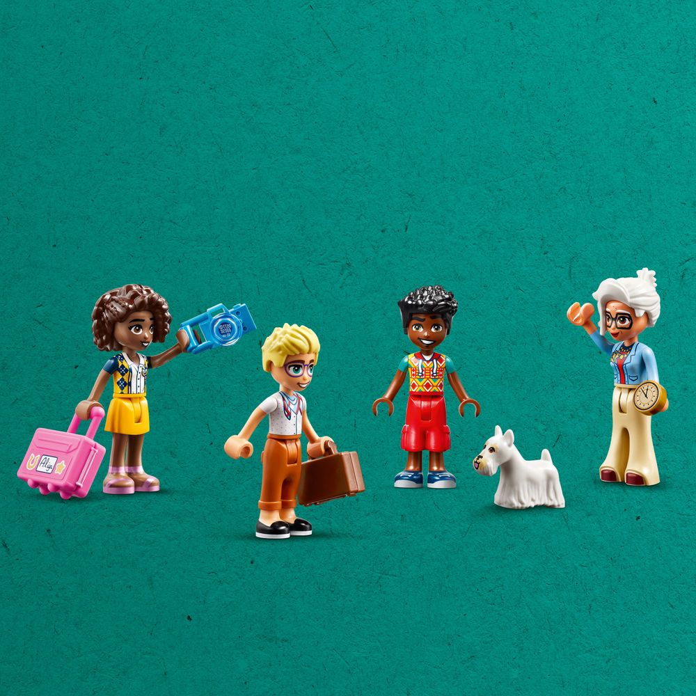 LEGO Friends 42638 Castle Bed and Breakfast 7
