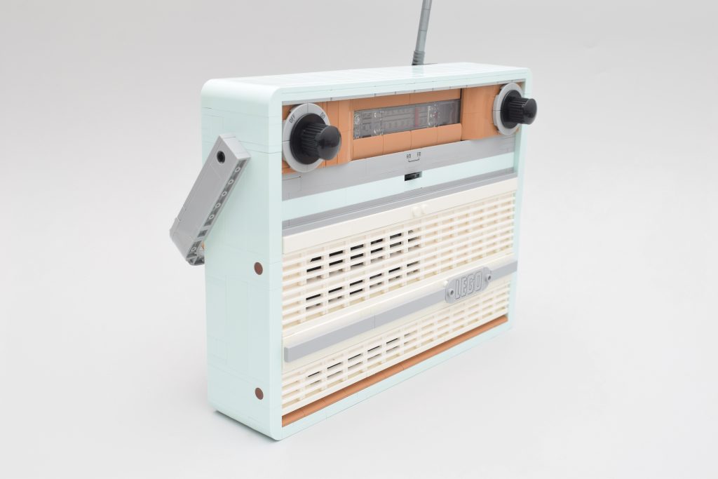 LEGO Icons 10334 Retro Radio 8 1024x683
