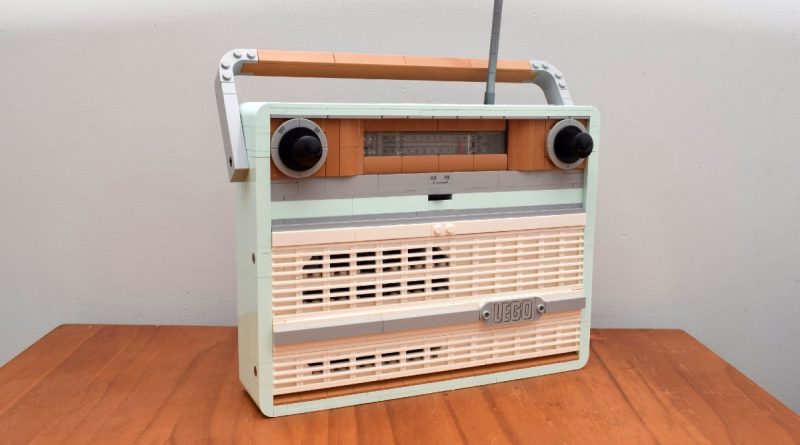 LEGO Icons 10334 Retro Radio review title