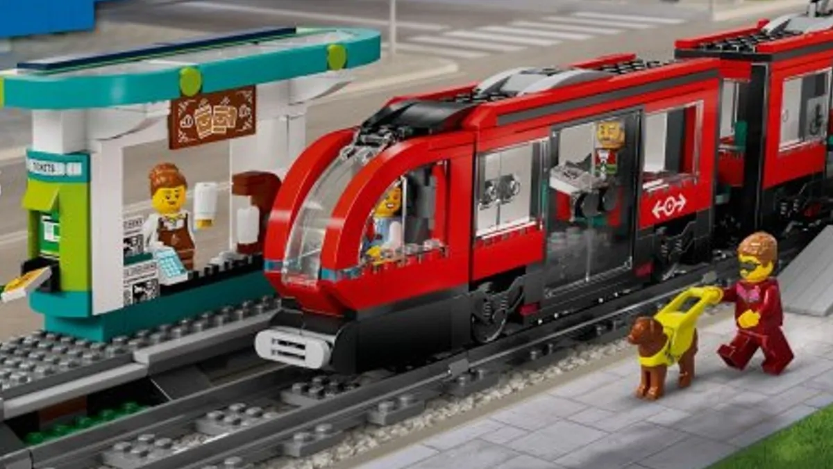 LEGO City 60423 Downtown Tram revealed