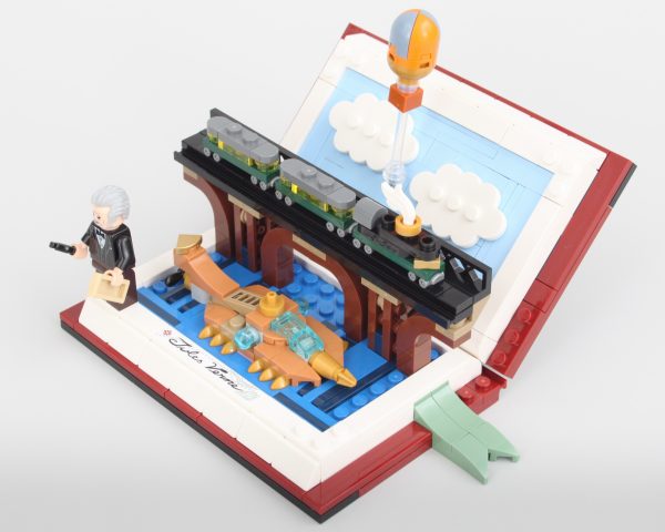 LEGO 40690 Tribute to Jules Verne's Books GWP review