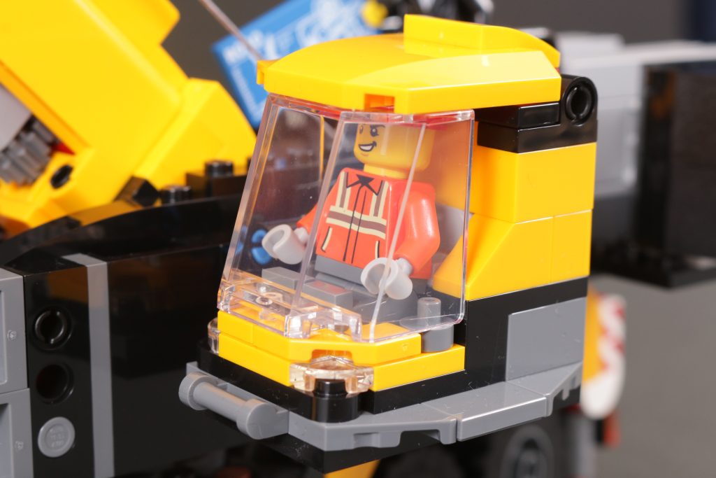 LEGO City 60409 Yellow Mobile Construction Crane review 28 1024x683