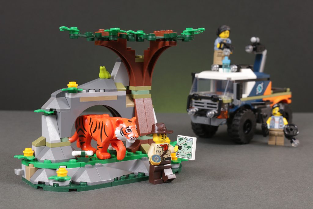 LEGO City 60426 Jungle Explorer Off Road Truck review 3 1024x683