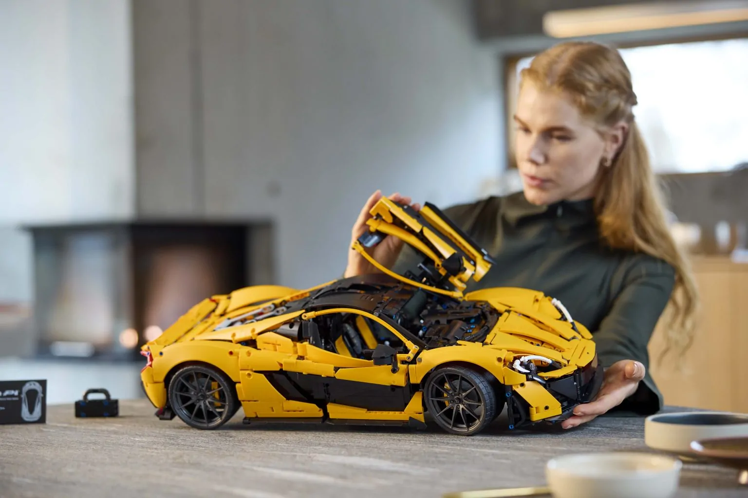 lego-technic-42172-mclaren-p1-officially-revealed