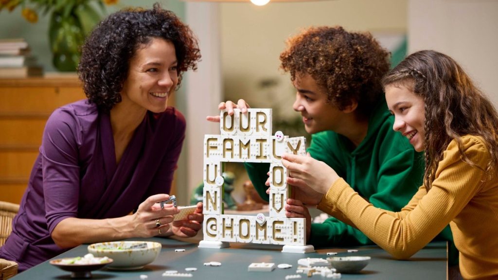 lego 41839 message board lifestyle featured 1024x576