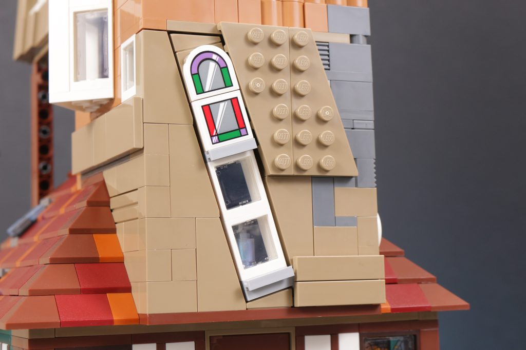 LEGO Harry Potter 76437 The Burrow Collectors Edition review 17 1024x683