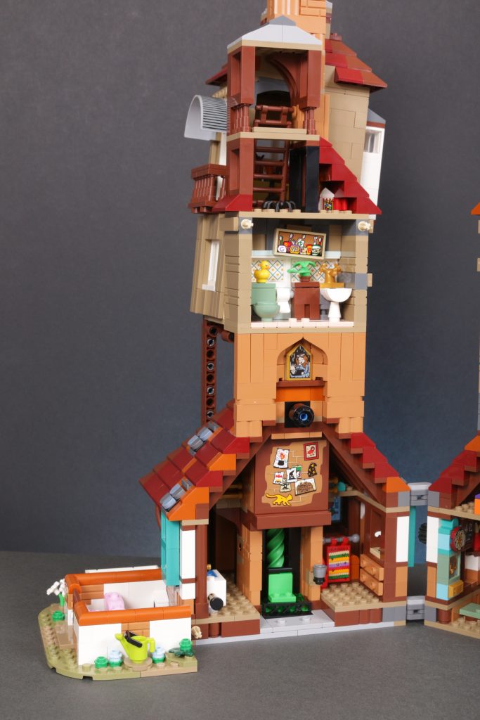LEGO Harry Potter 76437 The Burrow Collectors Edition review 26 683x1024
