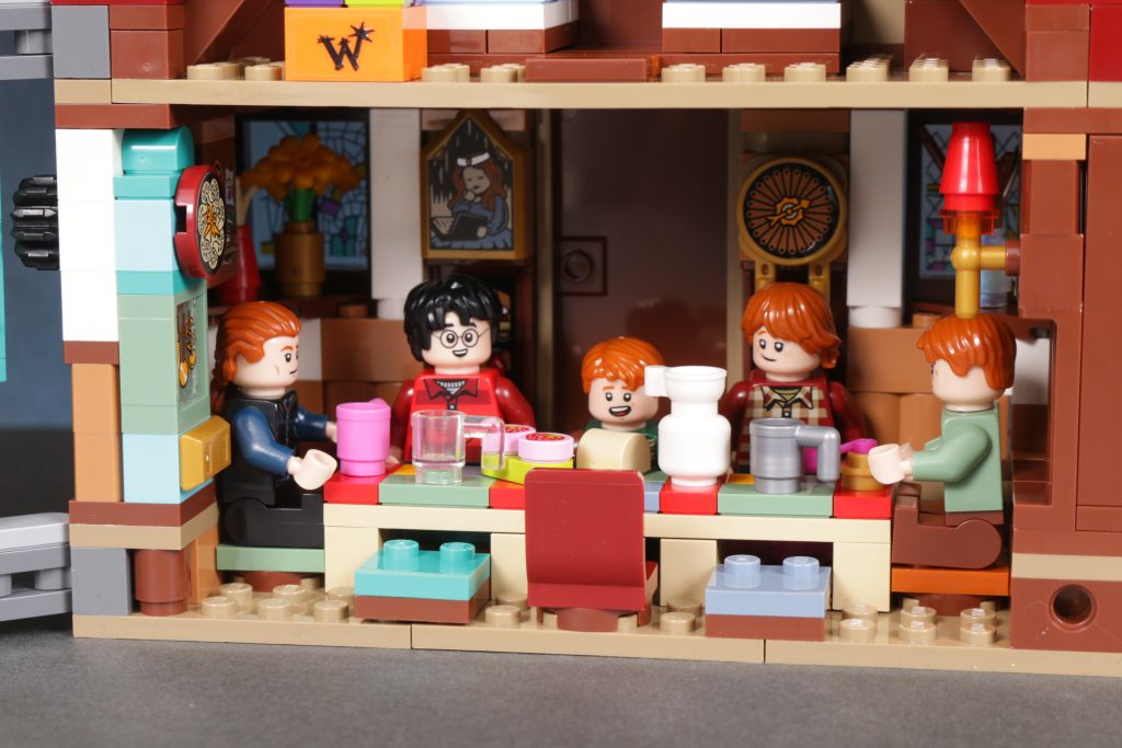 LEGO Harry Potter 76437 The Burrow Collectors Edition review 28 1024x683
