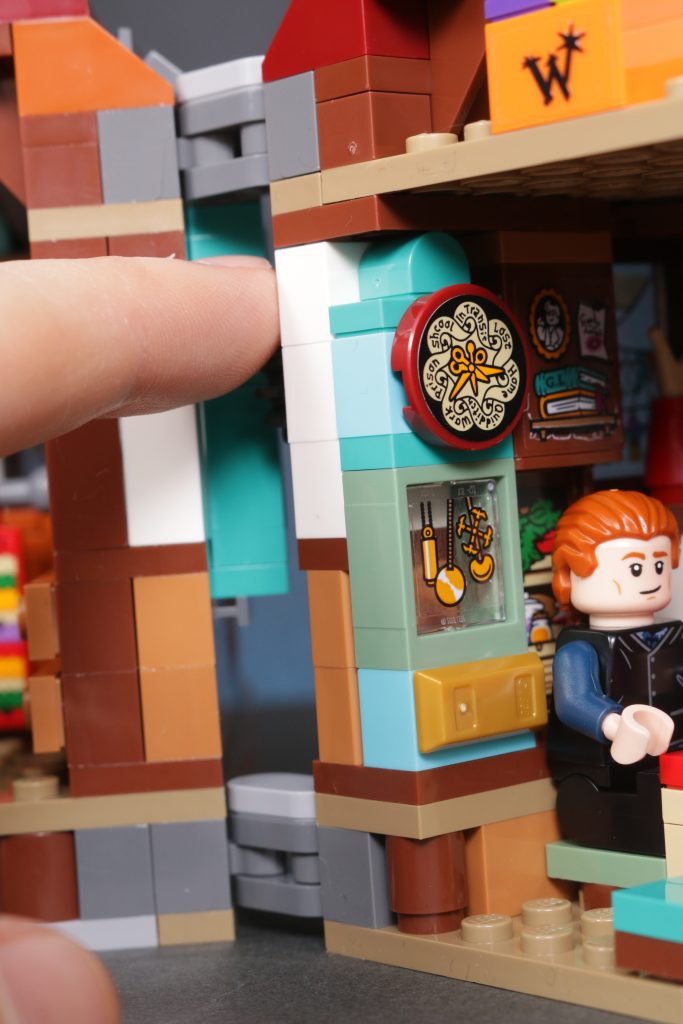 LEGO Harry Potter 76437 The Burrow Collectors Edition review 32 683x1024