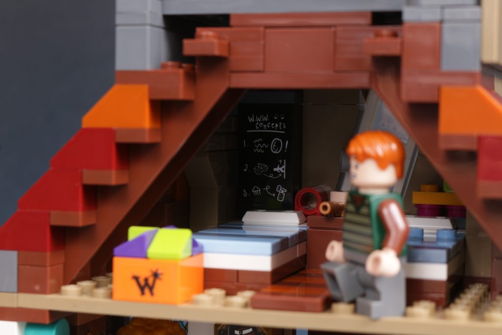 LEGO Harry Potter 76437 The Burrow Collectors Edition review 34 1024x683