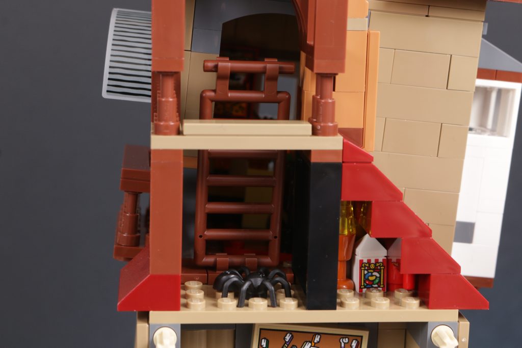 LEGO Harry Potter 76437 The Burrow Collectors Edition review 37 1024x683