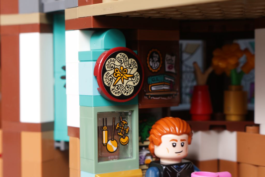 LEGO Harry Potter 76437 The Burrow Collectors Edition review 49 1024x683