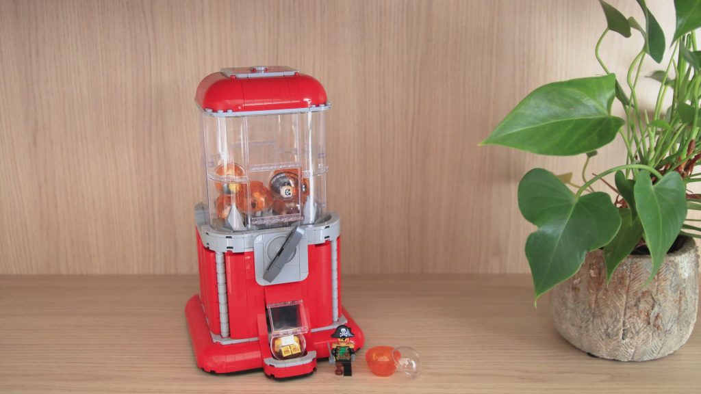 minifigure prize machine 1024x576