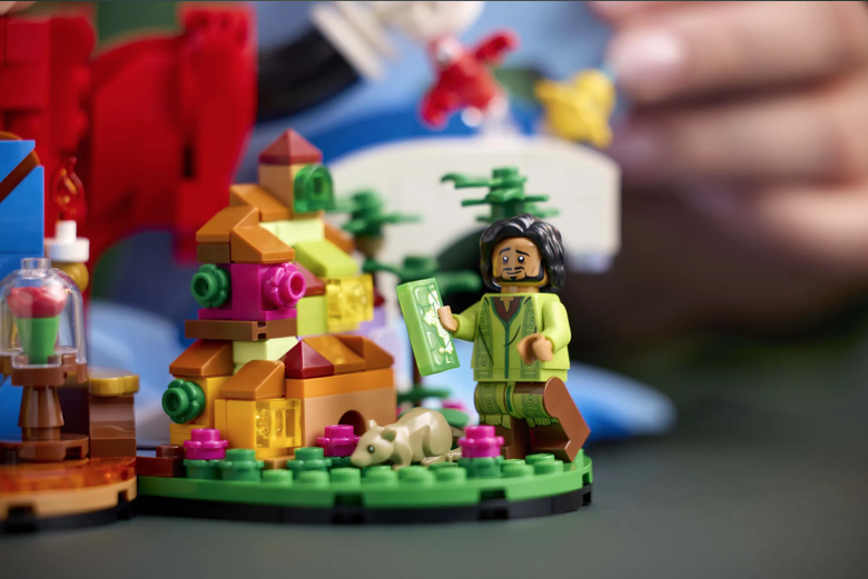 LEGO Ideas 21352 Magic of Disney 8