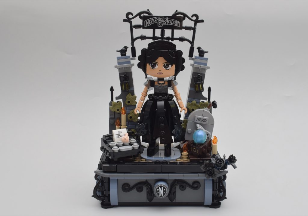 LEGO Wednesday 76780 Wednesday Addams Figure review 21 1024x718
