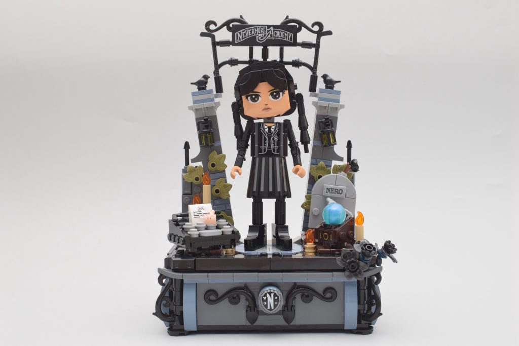 LEGO Wednesday 76780 Wednesday Addams Figure review 6 1024x683
