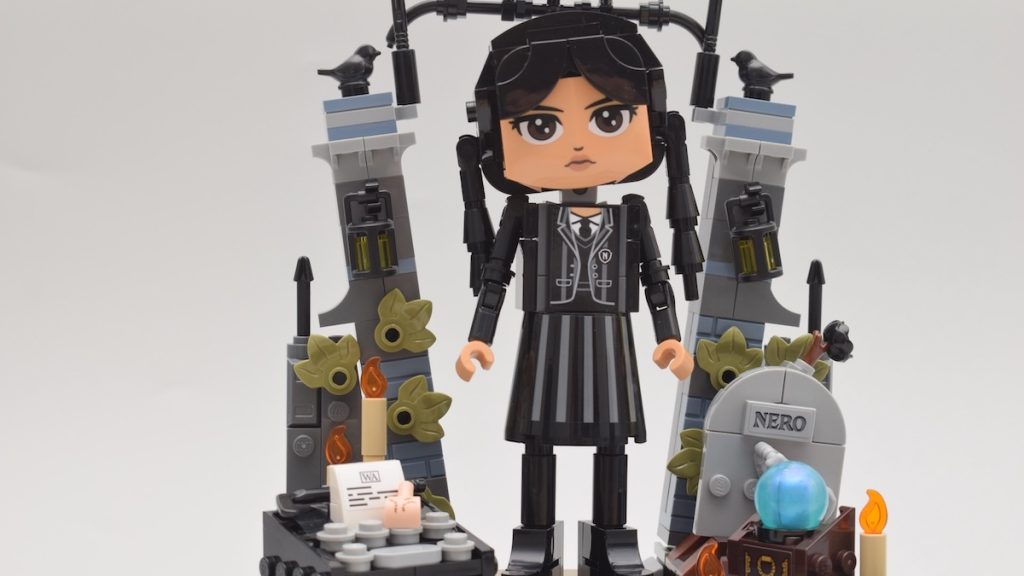 LEGO Wednesday 76780 Wednesday Addams Figure review featured 1024x576