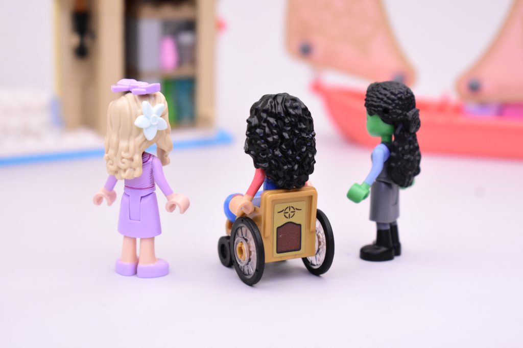 LEGO Wicked 75681 Glinda Elphaba Nessarose at Shiz University 08 1024x683