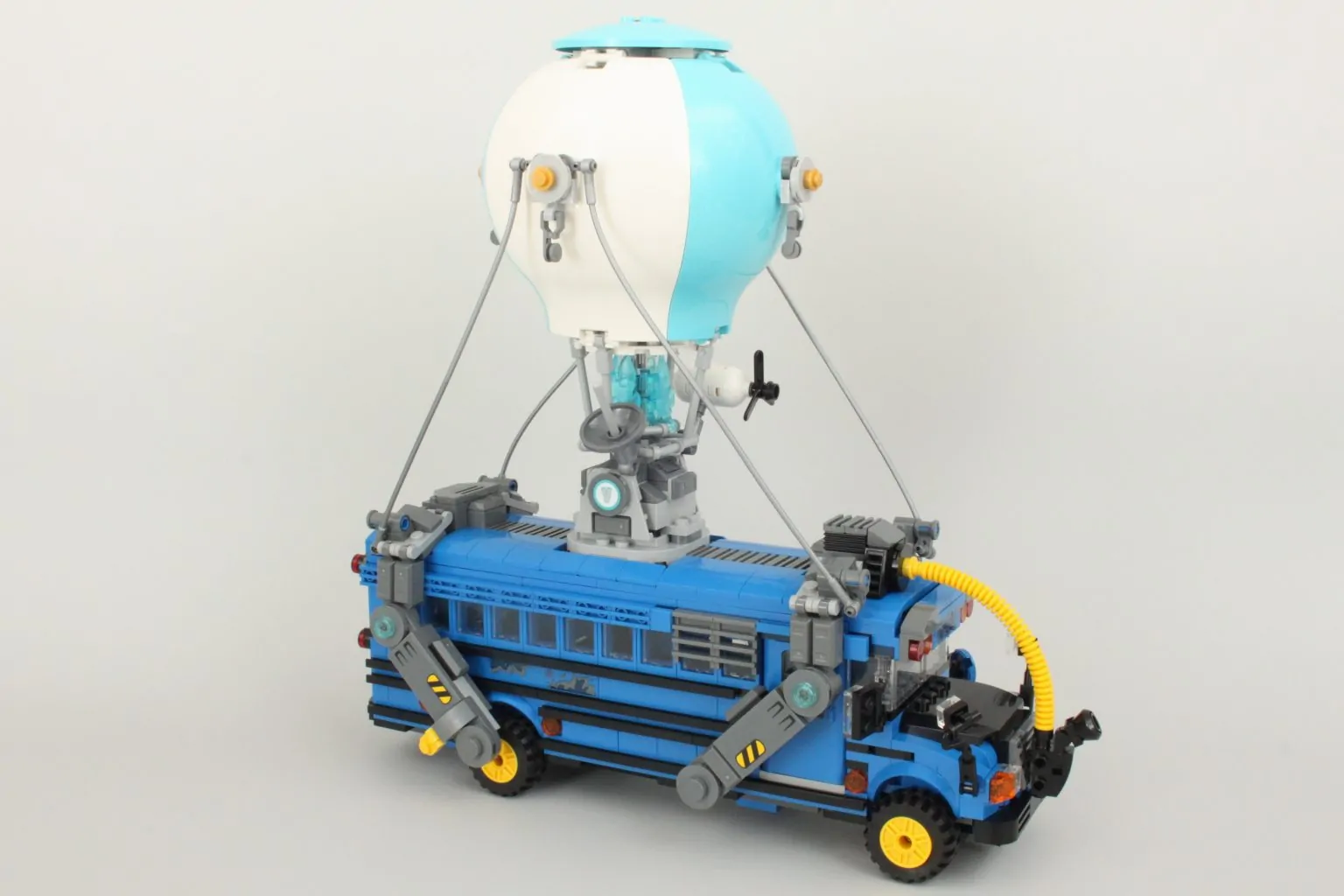 Lego Fortnite 77073 Battle Bus Review Verdict And Gallery Lego Fortnite 77073 Battle Bus Review Verdict And Gallery