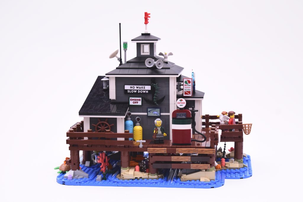LEGO Harbormasters Office review 03 1 1024x683