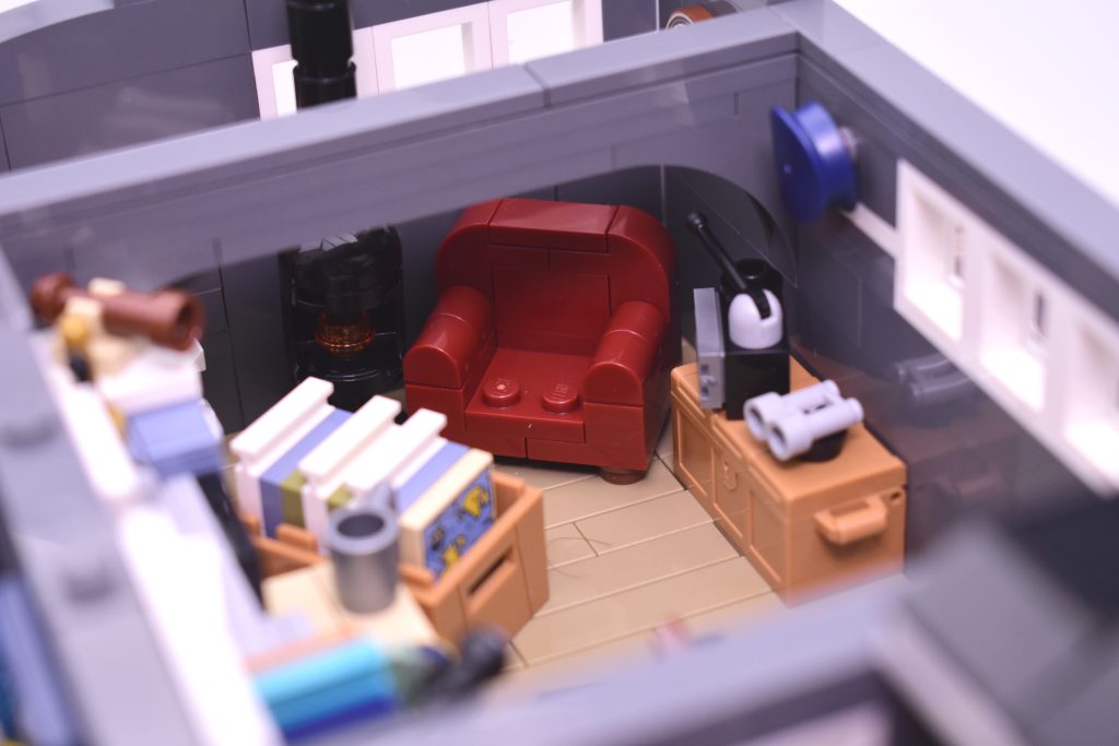 LEGO Harbormasters Office review 18 1024x683