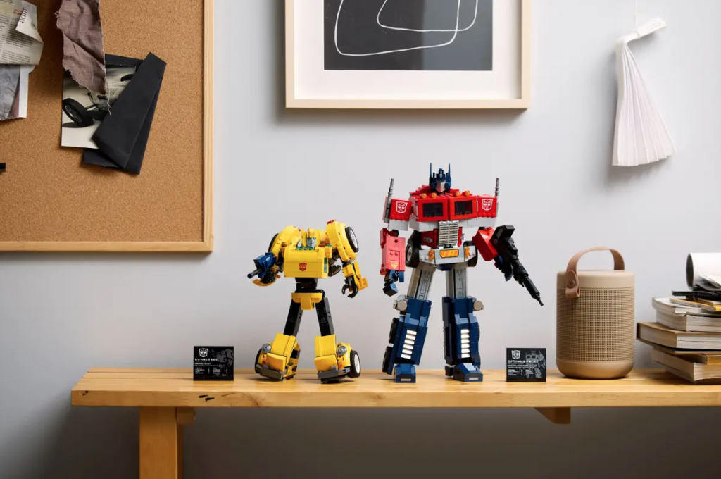 LEGO Icons 10338 Bumblebee 1024x680