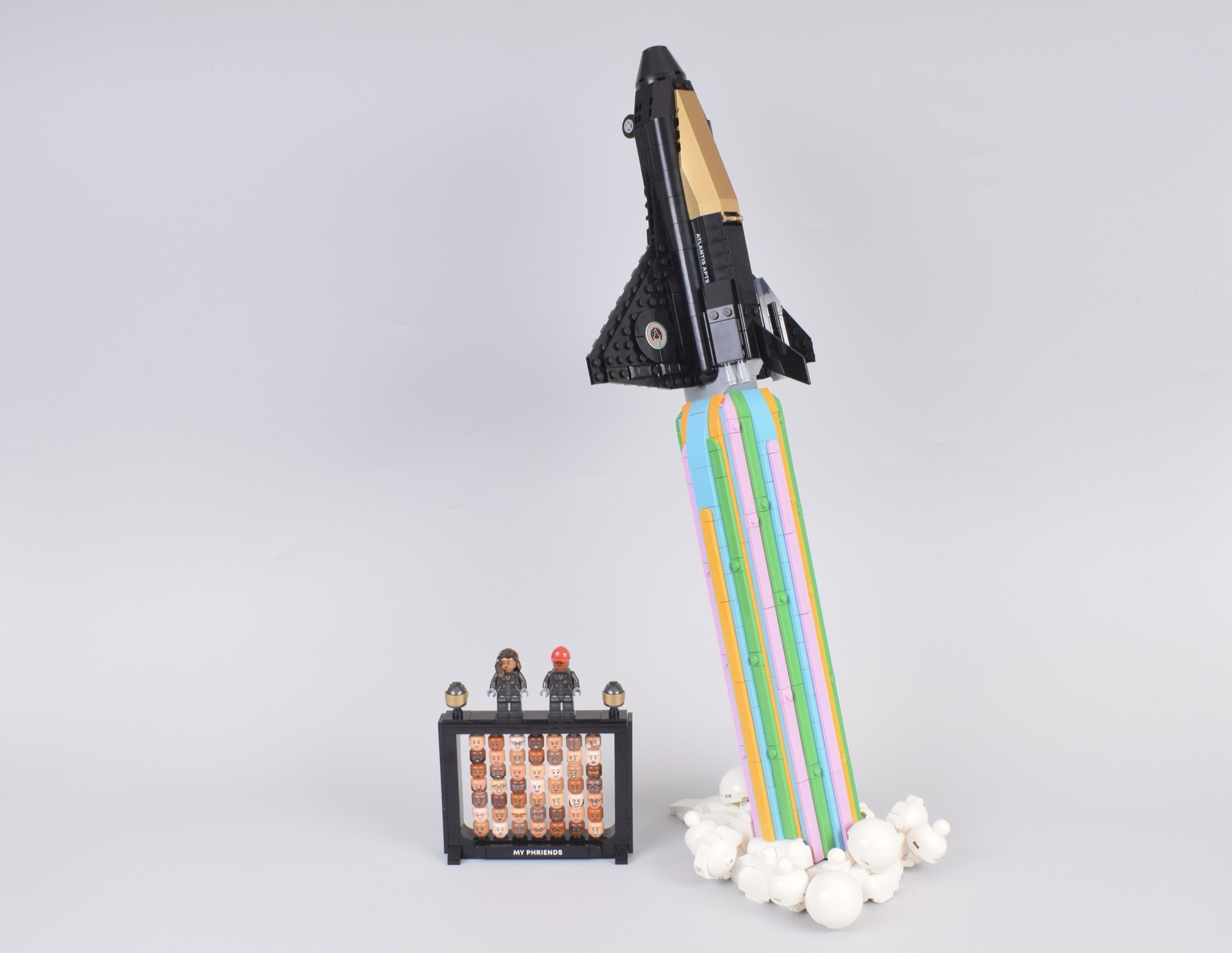 LEGO Icons 10391 Over the Moon with Pharrell Williams review 1
