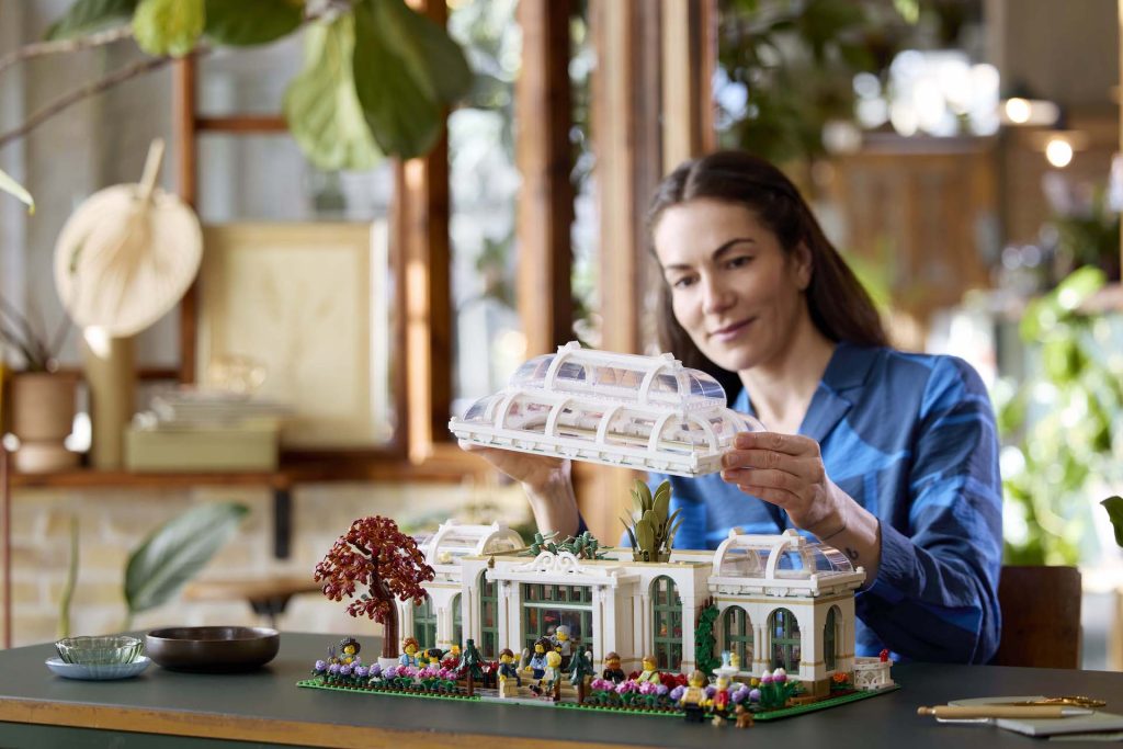 LEGO Ideas 21353 The Botanical Garden 18 1024x683