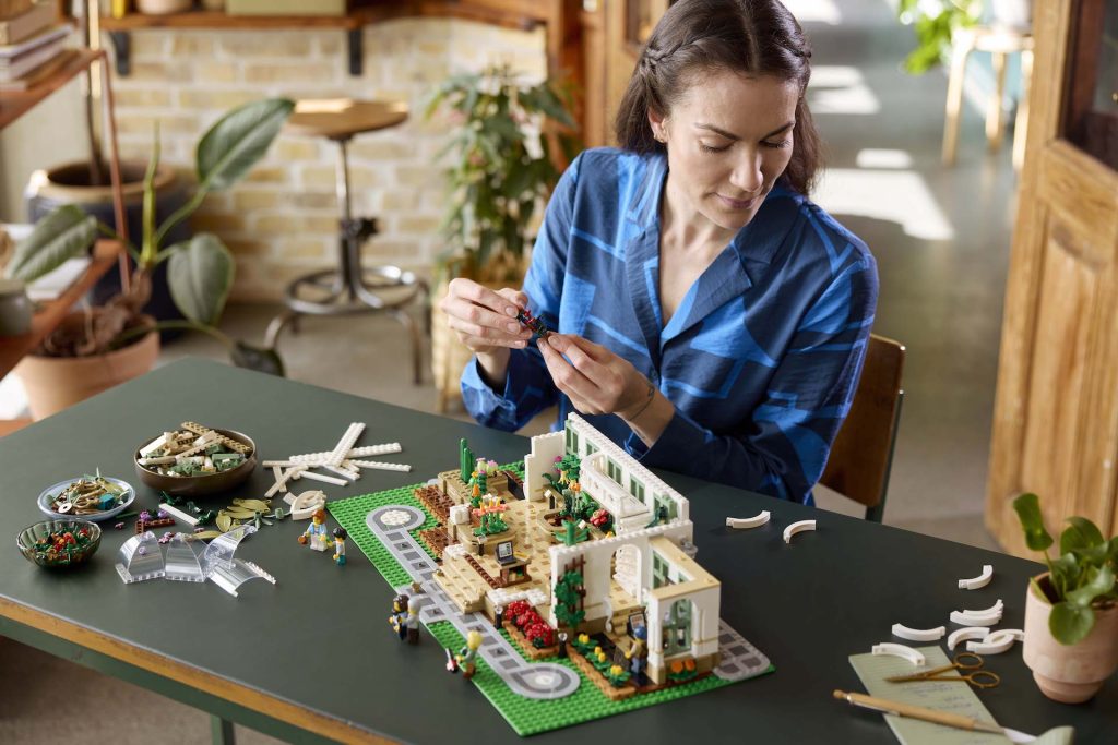 LEGO Ideas 21353 The Botanical Garden 6 1024x683