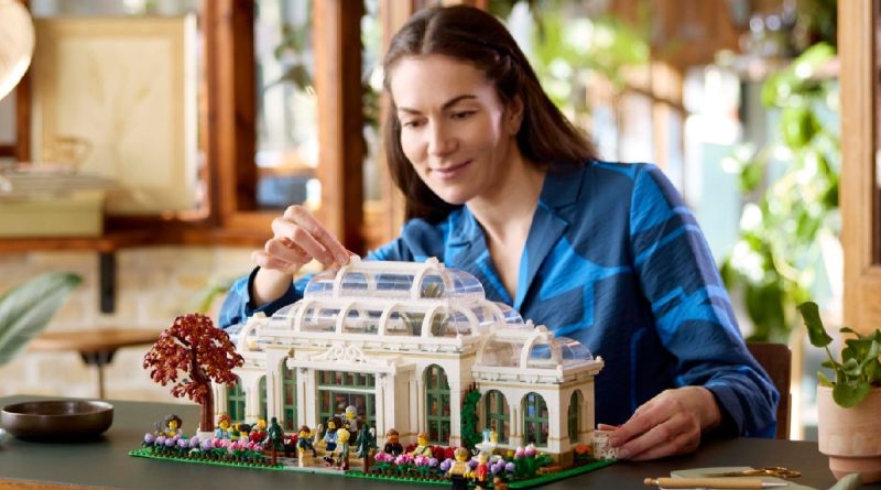 LEGO Ideas 21353 the botanical garden lifestyle building featured