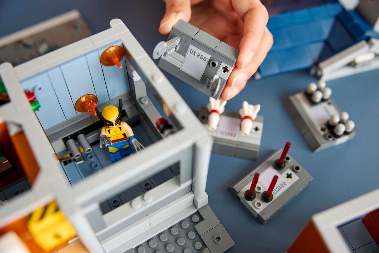 LEGO Marvel 76294 X Men The X Mansion Visual Tour