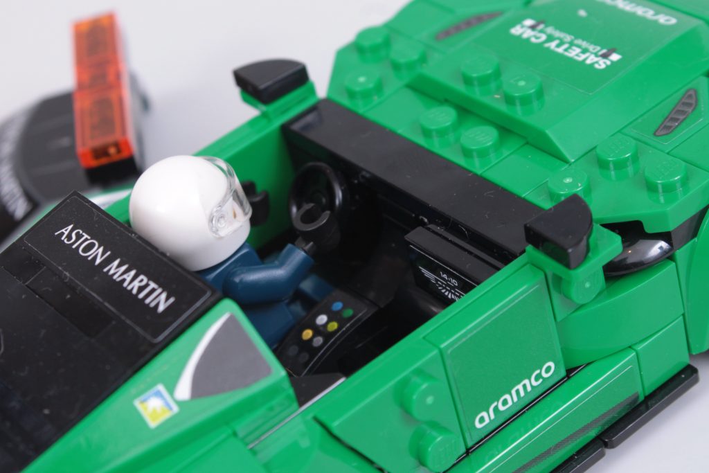 LEGO Speed Champions 76925 Aston Martin Safety Car AMR23 crítica 10 1024x683