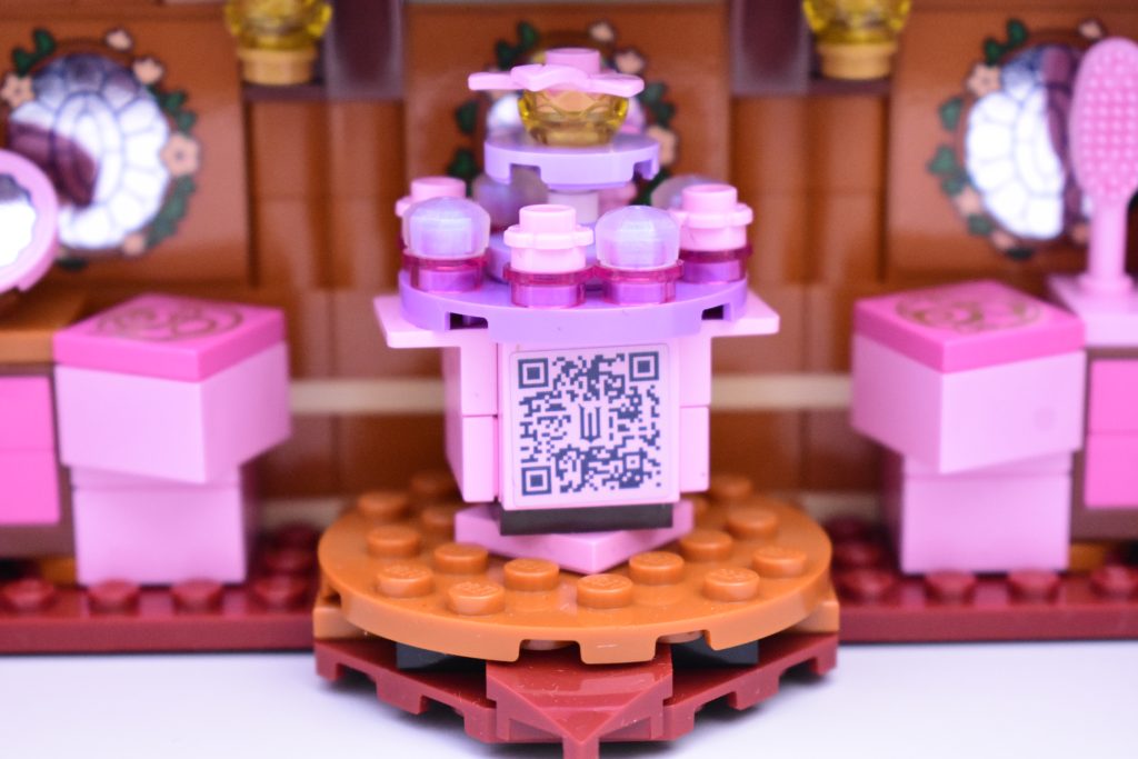 LEGO Wicked 75683 Glinda Elphabas Dormitory review 16 1024x683