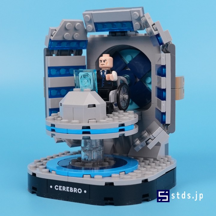 stdsjp LEGO Marvel Cerebro review in hand 7
