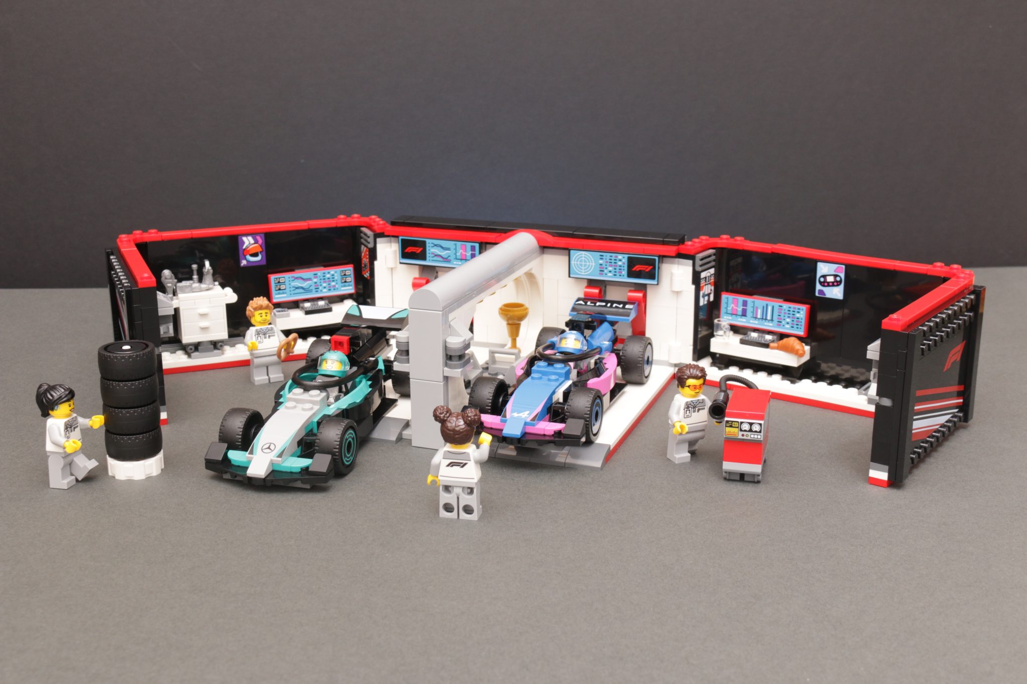 LEGO 60444 F1 Garage & Mercedes-AMG & Alpine Cars review