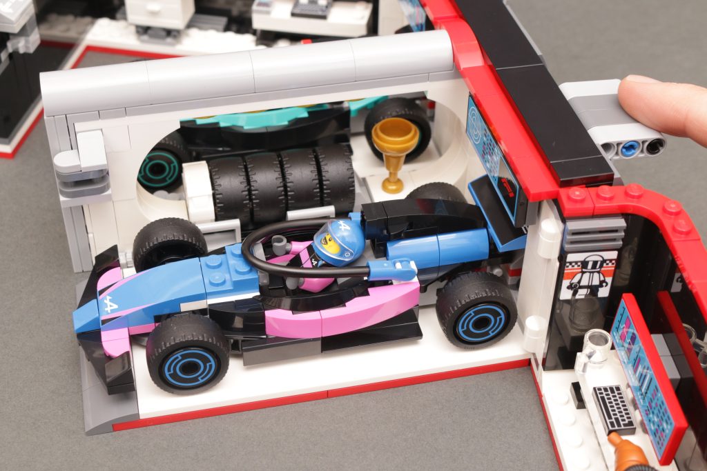 LEGO City 60444 F1 Garage Mercedes AMG Alpine Cars review 14 1024x683