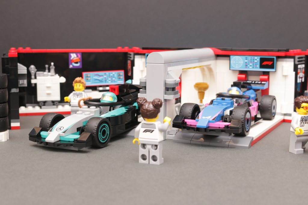 LEGO City 60444 F1 Garage Mercedes AMG Alpine Cars review 3 1024x683