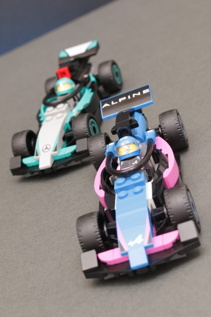 LEGO City 60444 F1 Garage Mercedes AMG Alpine Cars review 36 683x1024
