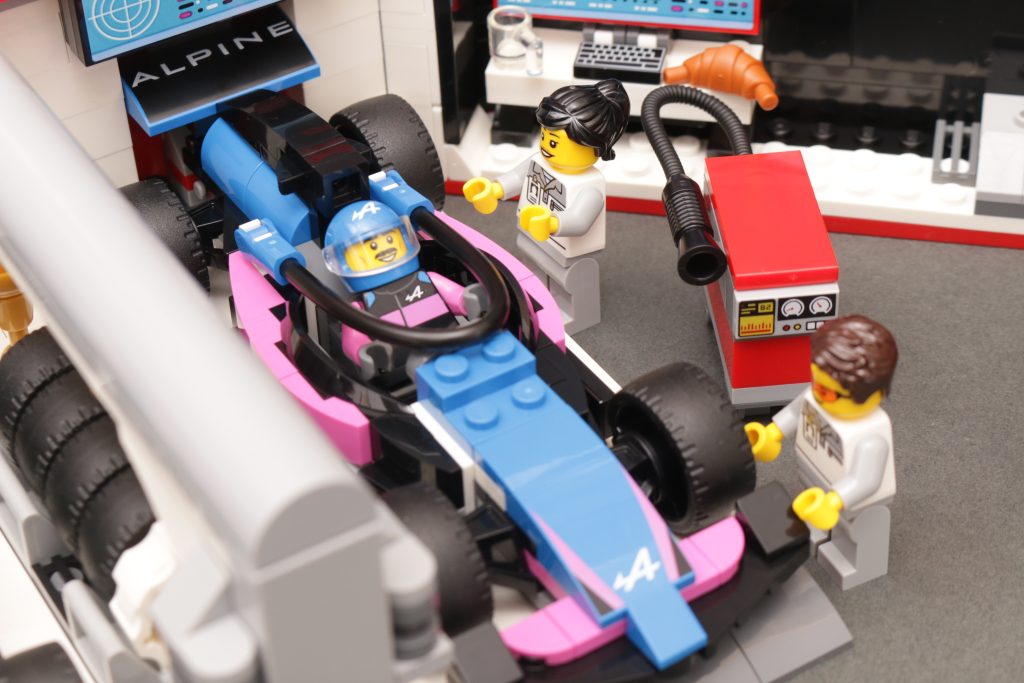 LEGO City 60444 F1 Garage Mercedes AMG Alpine Cars review 42 1024x683