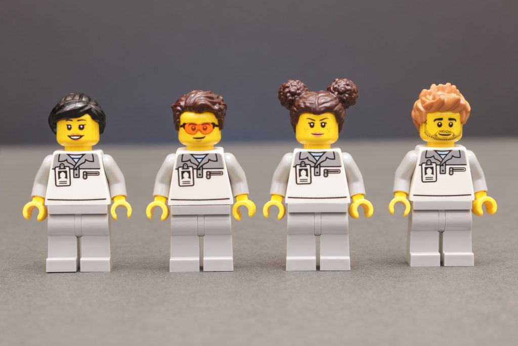 LEGO City 60444 F1 Garage Mercedes AMG Alpine Cars review 49 1024x683