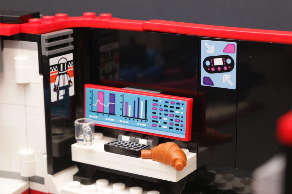 LEGO City 60444 F1 Garage Mercedes AMG Alpine Cars review 9 1024x683