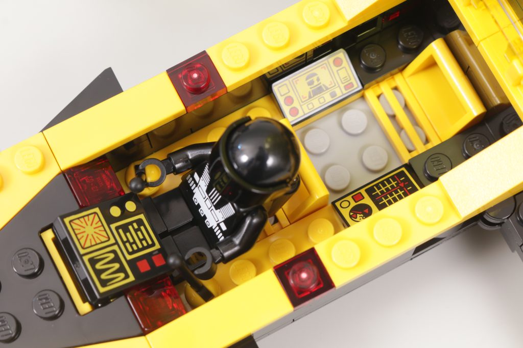 LEGO Icons 10355 Blacktron Renegade anmeldelse 12 1024x683