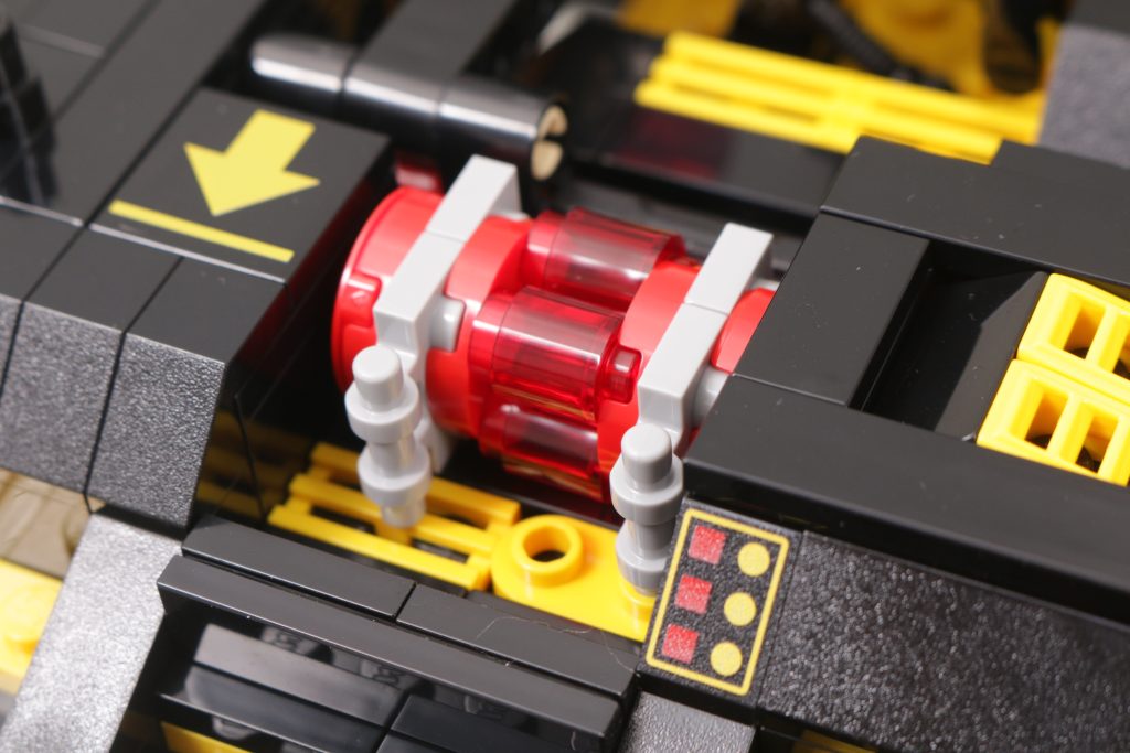 LEGO Icons 10355 Blacktron Renegade anmeldelse 15 1024x683