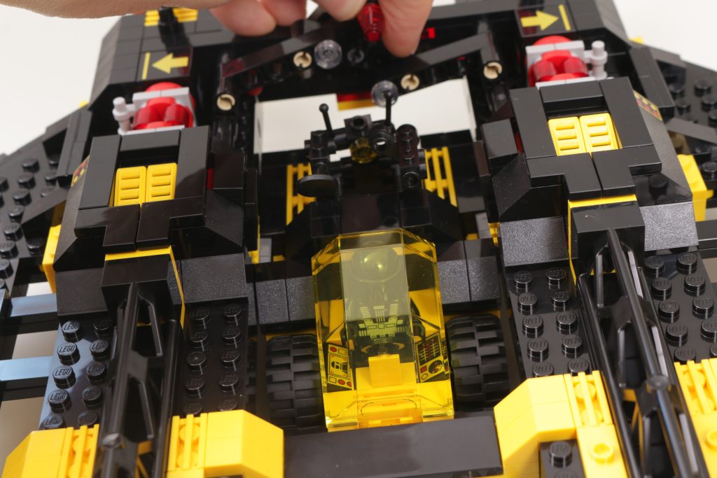 LEGO Icons 10355 Blacktron Renegade anmeldelse 18 1024x683