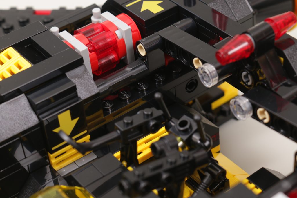 LEGO Icons 10355 Blacktron Renegade anmeldelse 19 1024x683