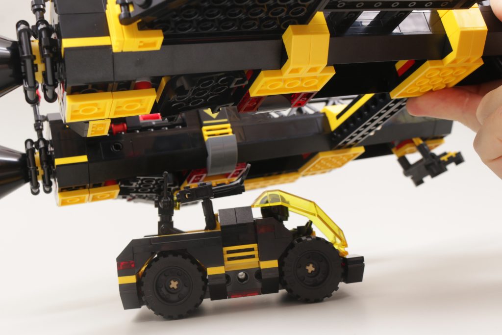 LEGO Icons 10355 Blacktron Renegade anmeldelse 20 1024x683