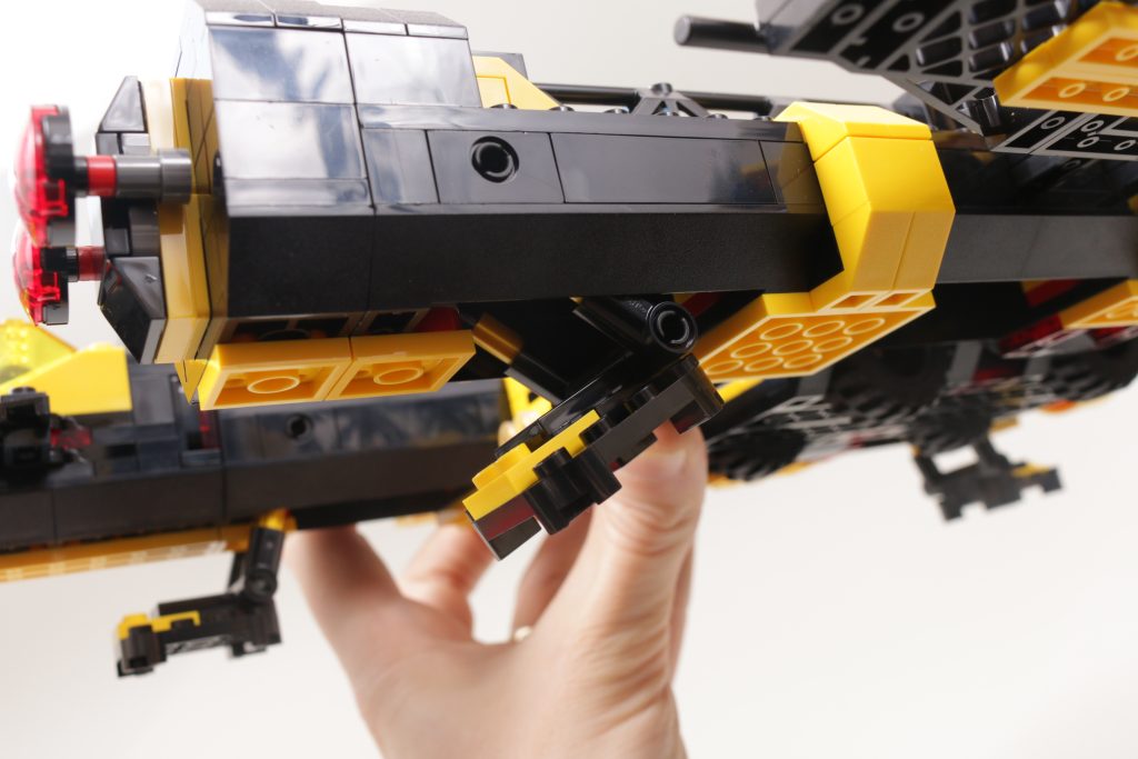 LEGO Icons 10355 Blacktron Renegade anmeldelse 7 1024x683